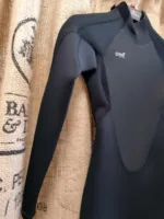 EPIC 54 BZ WMS BLK CLOSE UP