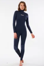 The RIP CURL DAWN PATROL WOMENS WETSUIT incorporates E5 neoprene with E5 stress point taping to provide a durable, performance-based wetsuit.